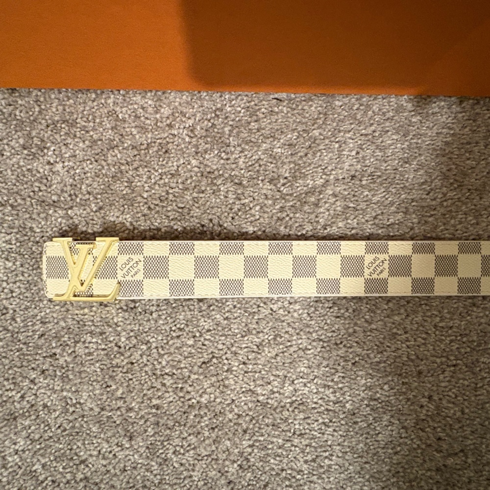Louis Vuitton Damier Cream/Grey Initiales LV Gold 40mm Belt - Picture 8 of 14